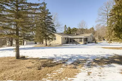 S58W25347  Crest Dr, Waukesha, WI 53189 - Photo 7