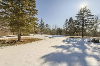 S58W25347  Crest Dr, Waukesha, WI 53189 - Photo 5