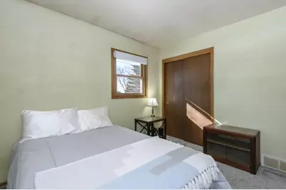 S58W25347  Crest Dr, Waukesha, WI 53189 - Photo 43