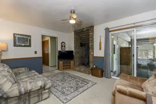 S58W25347 Crest Dr, Waukesha, WI 53189 - Photo 27