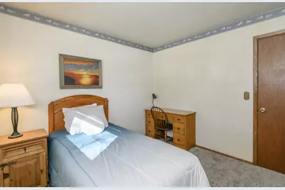 S58W25347  Crest Dr, Waukesha, WI 53189 - Photo 39