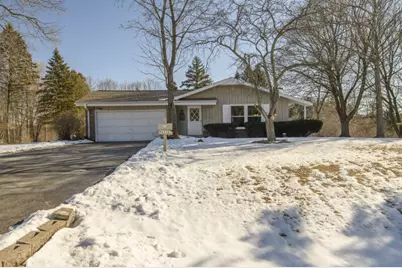 S58W25347  Crest Dr, Waukesha, WI 53189 - Photo 3