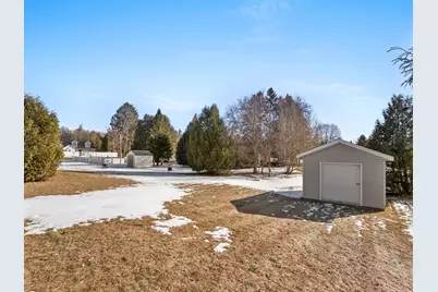 4017  Delta St, Manitowoc, WI 54220 - Photo 25