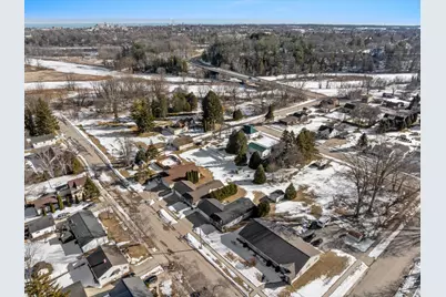 4017  Delta St, Manitowoc, WI 54220 - Photo 35