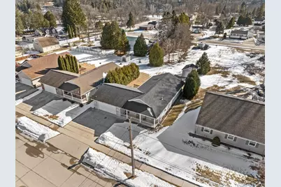 4017  Delta St, Manitowoc, WI 54220 - Photo 31