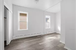 1017 E Pearson St, Milwaukee, WI 53202 - Photo 5