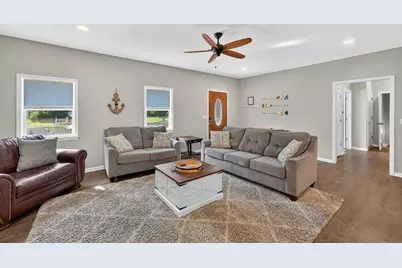 1030  Wheeler St, Lake Geneva, WI 53147 - Photo 5