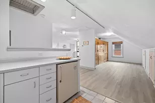 2237 N Lake Dr, Milwaukee, WI 53202 - Photo 27