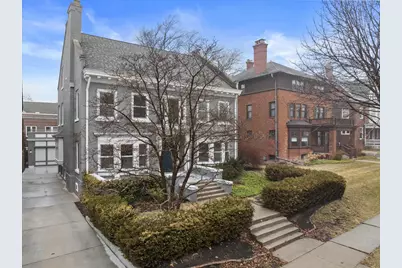 2237 N Lake Dr, Milwaukee, WI 53202 - Photo 39