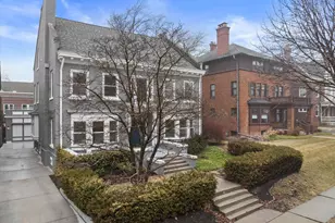 2237 N Lake Dr, Milwaukee, WI 53202 - Photo 39