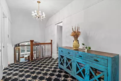 2237 N Lake Dr, Milwaukee, WI 53202 - Photo 15