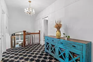 2237 N Lake Dr, Milwaukee, WI 53202 - Photo 15