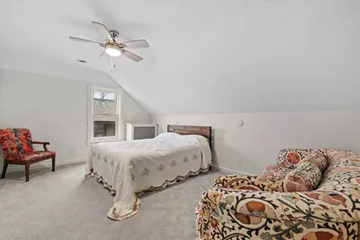 2237 N Lake Dr, Milwaukee, WI 53202 - Photo 29