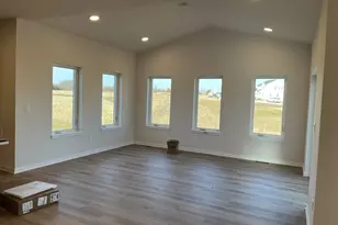 1367 Scotsland Ln, Oconomowoc, WI 53066 - Photo 11