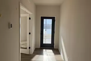 1367 Scotsland Ln, Oconomowoc, WI 53066 - Photo 5