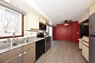 1329 N 11th Ave, West Bend, WI 53090 - Photo 11