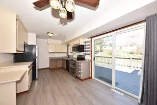 1329 N 11th Ave, West Bend, WI 53090 - Photo 7