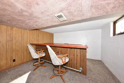 1329 N 11th Ave, West Bend, WI 53090 - Photo 21