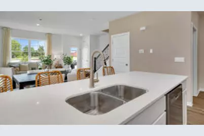 4863  Oakmont Rd, Racine, WI 53403 - Photo 9