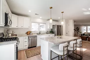 805 N Oakwood Ave, Oconomowoc, WI 53066 - Photo 17