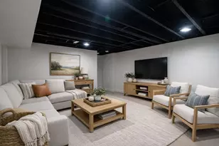 805 N Oakwood Ave, Oconomowoc, WI 53066 - Photo 45