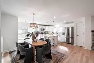 805 N Oakwood Ave, Oconomowoc, WI 53066 - Photo 23