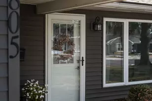 805 N Oakwood Ave, Oconomowoc, WI 53066 - Photo 3