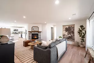 805 N Oakwood Ave, Oconomowoc, WI 53066 - Photo 11