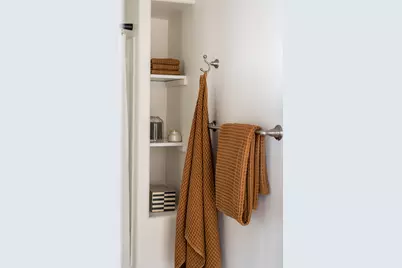 805 N Oakwood Ave, Oconomowoc, WI 53066 - Photo 41