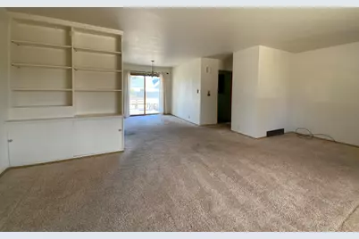 1337 N 9th St, Manitowoc, WI 54220 - Photo 7