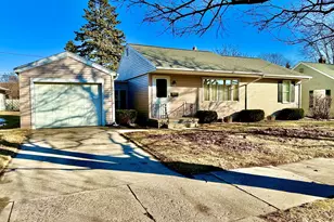 1337 N 9th St, Manitowoc, WI 54220 - Photo 1