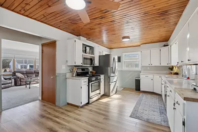 233 N Dries St, Saukville, WI 53080 - Photo 9