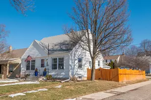 2722 N 74th St, Wauwatosa, WI 53210 - Photo 27