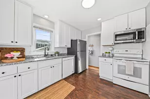 2722 N 74th St, Wauwatosa, WI 53210 - Photo 13