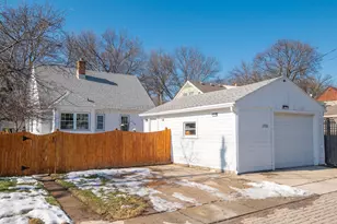 2722 N 74th St, Wauwatosa, WI 53210 - Photo 25