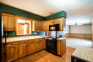 5869 S Trinthammer Ave, Cudahy, WI 53110 - Photo 5