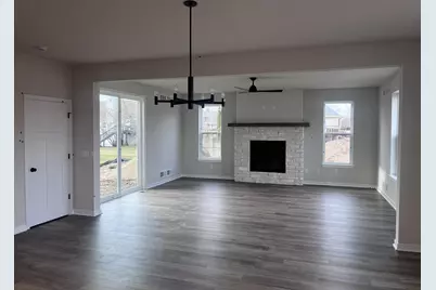 N101W16938  Tanglewood Dr, Germantown, WI 53022 - Photo 5