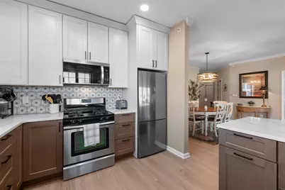 1300 N Prospect Ave #115, Milwaukee, WI 53202 - Photo 9