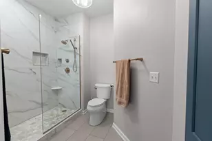 1300 N Prospect Ave, Milwaukee, WI 53202 - Photo 19