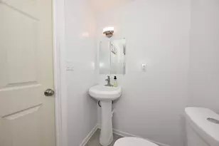 7800 W Palmetto Ave, Milwaukee, WI 53218 - Photo 17