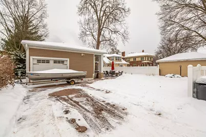 136  20th St, La Crosse, WI 54601 - Photo 35