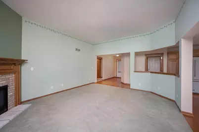 S70W15260  Honeysuckle Cir, Muskego, WI 53150 - Photo 5