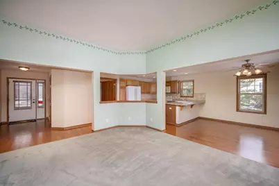 S70W15260  Honeysuckle Cir, Muskego, WI 53150 - Photo 7