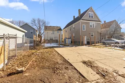 2029 N 28th St, Milwaukee, WI 53208 - Photo 15