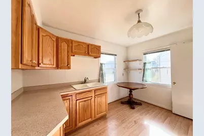 3207 S Austin St, Milwaukee, WI 53207 - Photo 9