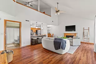 W398N5975 Autumn Woods Dr, Oconomowoc, WI 53066 - Photo 3