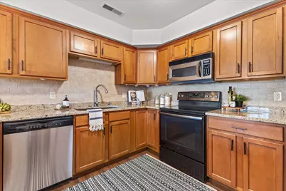 W398N5975  Autumn Woods Dr, Oconomowoc, WI 53066 - Photo 13