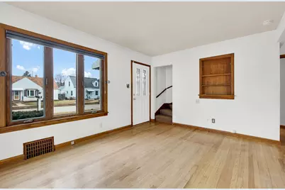 2058 S 87th St, West Allis, WI 53227 - Photo 5