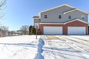 910 Century Wy, Racine, WI 53406 - Photo 5