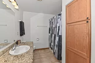 910 Century Wy, Racine, WI 53406 - Photo 27